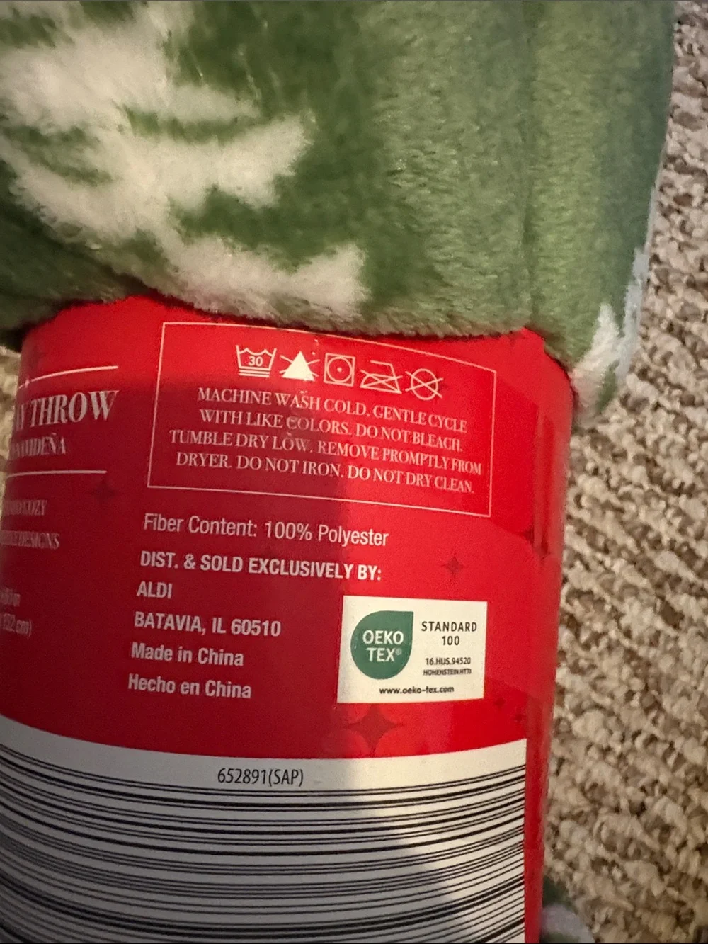 Green Holiday Plush Throw Blanket
